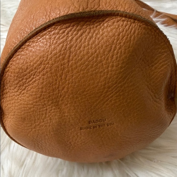 BAGGU Drawstring Bucket Bag Crossbody Black Pebble Leather STRAP Made In USA - Picture 3 of 5